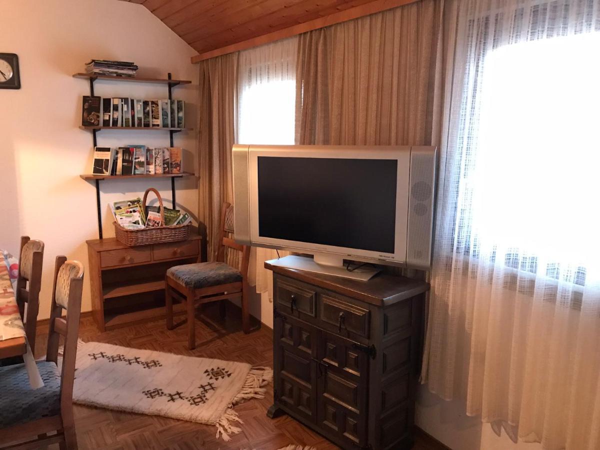 Retro Ferienwohnung Mit Schlossblick Im Nordschwarzwald Альтенштайг Экстерьер фото
