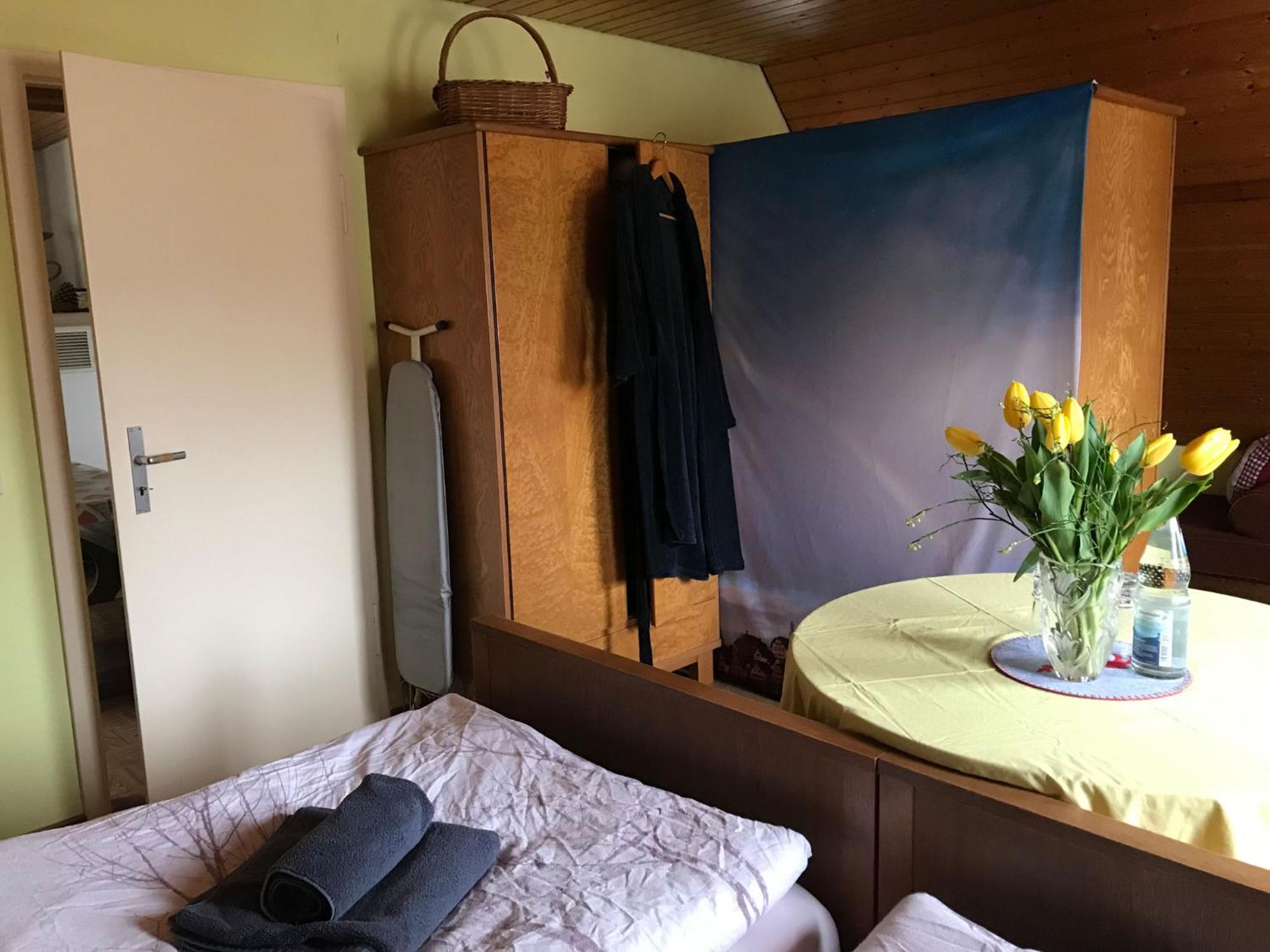 Retro Ferienwohnung Mit Schlossblick Im Nordschwarzwald Альтенштайг Экстерьер фото
